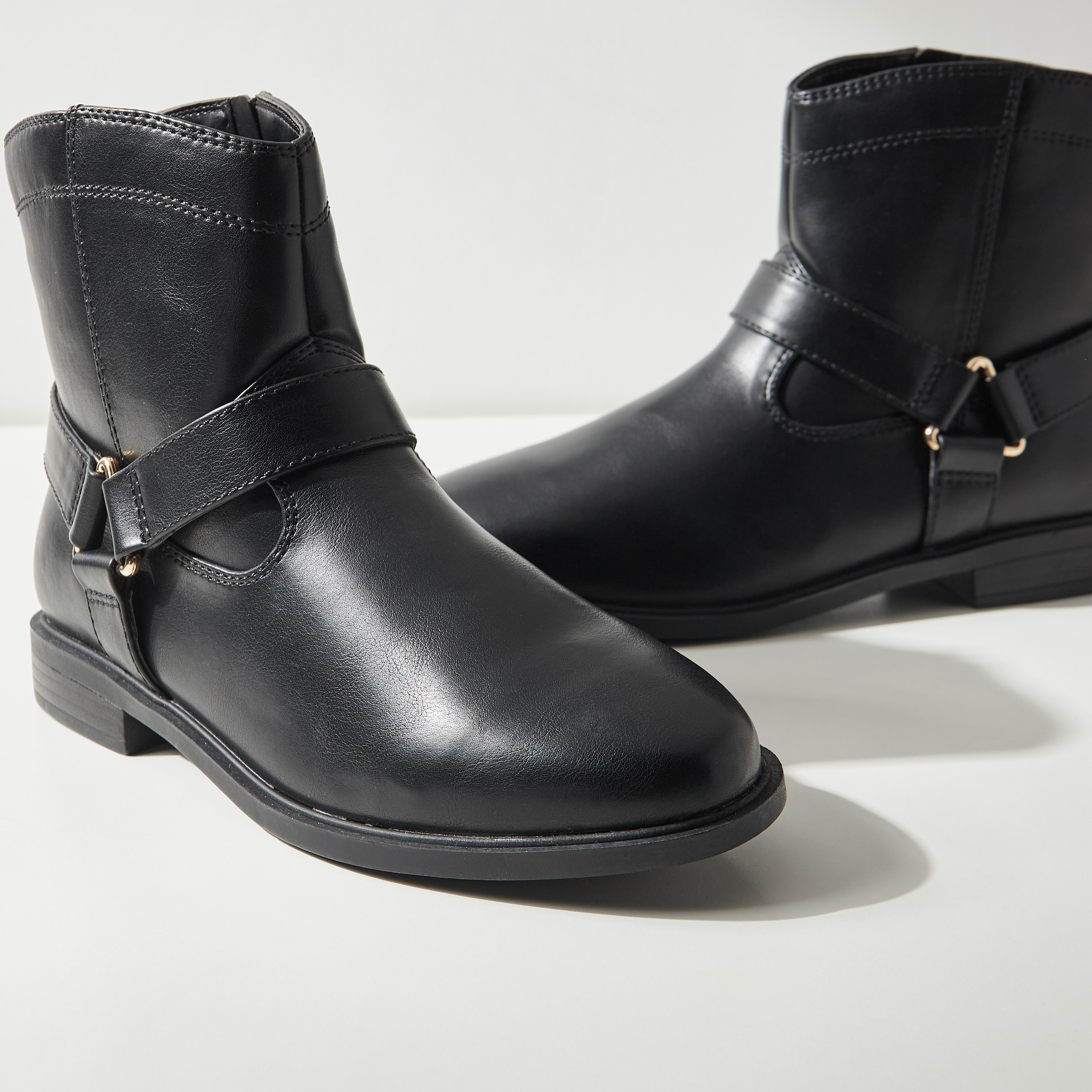Shop Solid Ankle Boots with Zip Closure Online | Max UAE Shop Solid Ankle Boots with Zip Closure Online | Max UAE