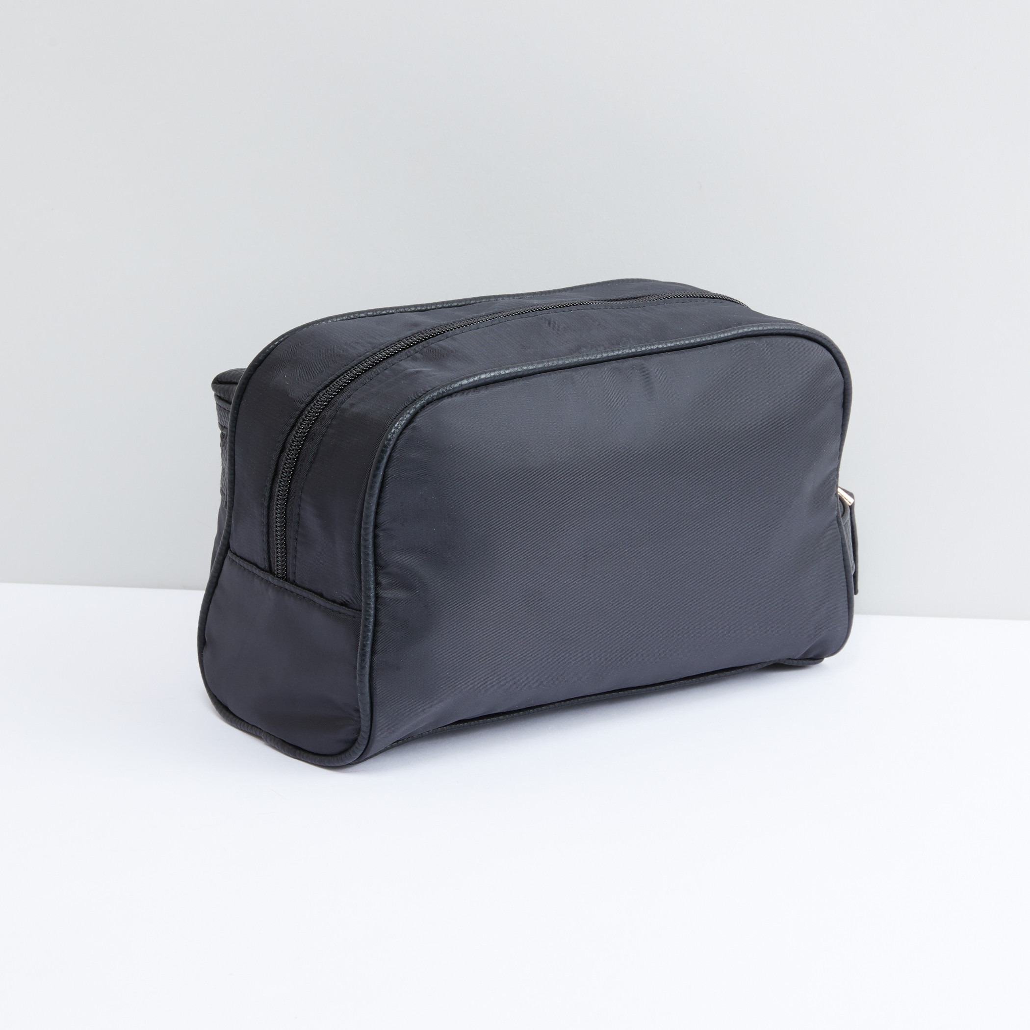 人気カラーの Pouch Textured Shop with UAE Max | Online Closure Zip 読み物