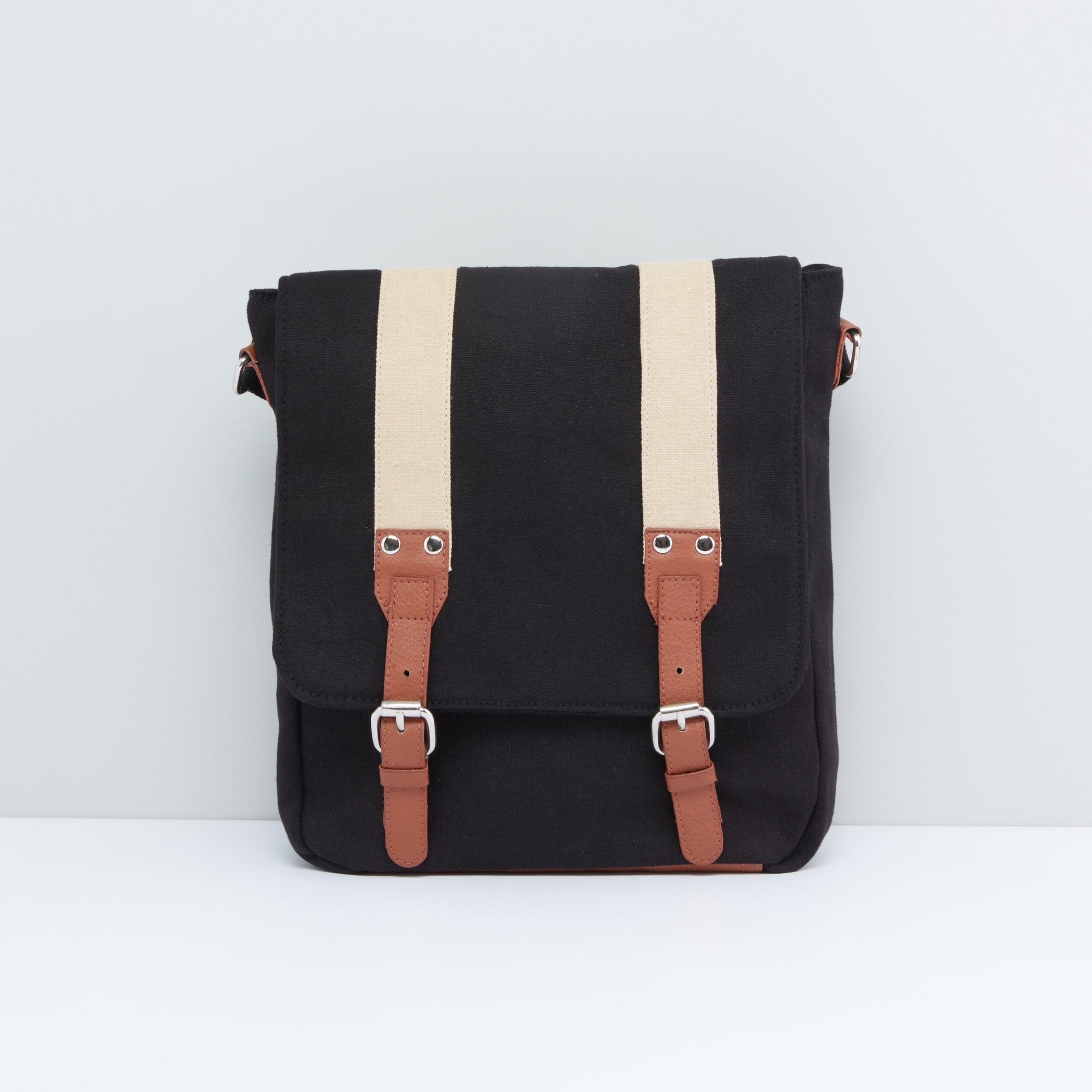 Buy messenger store bags online