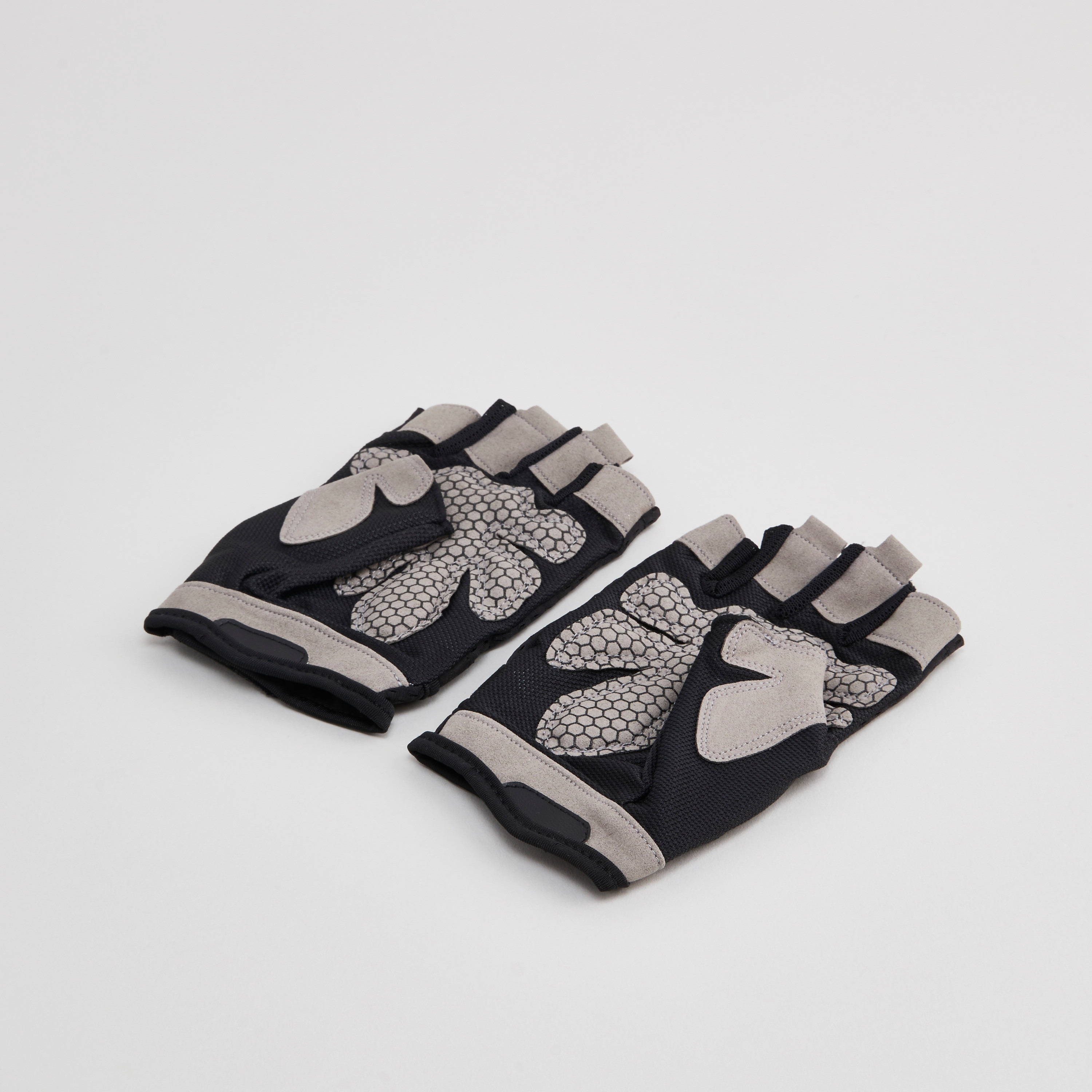 Shop Set of 2 Training Gloves Online Max UAE