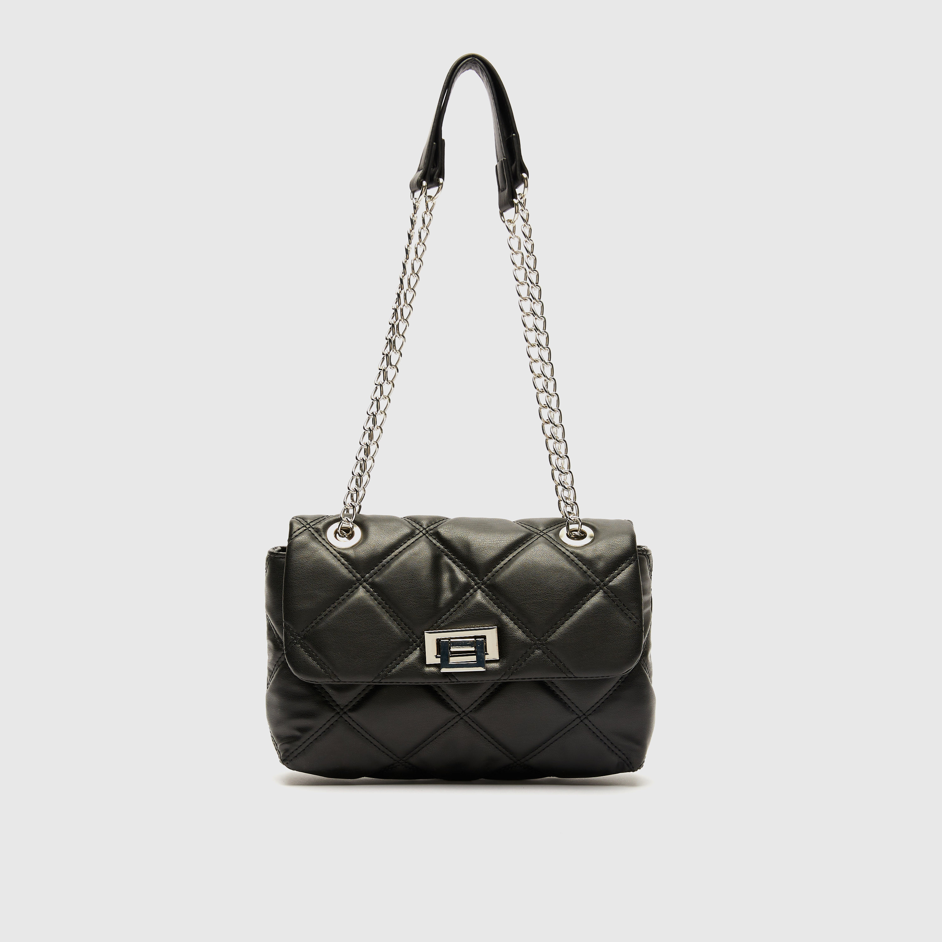 Quilted handbag hotsell chain strap