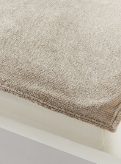 Textured Flannel Throw - 150x120 cm-Throws & Blankets-image-1