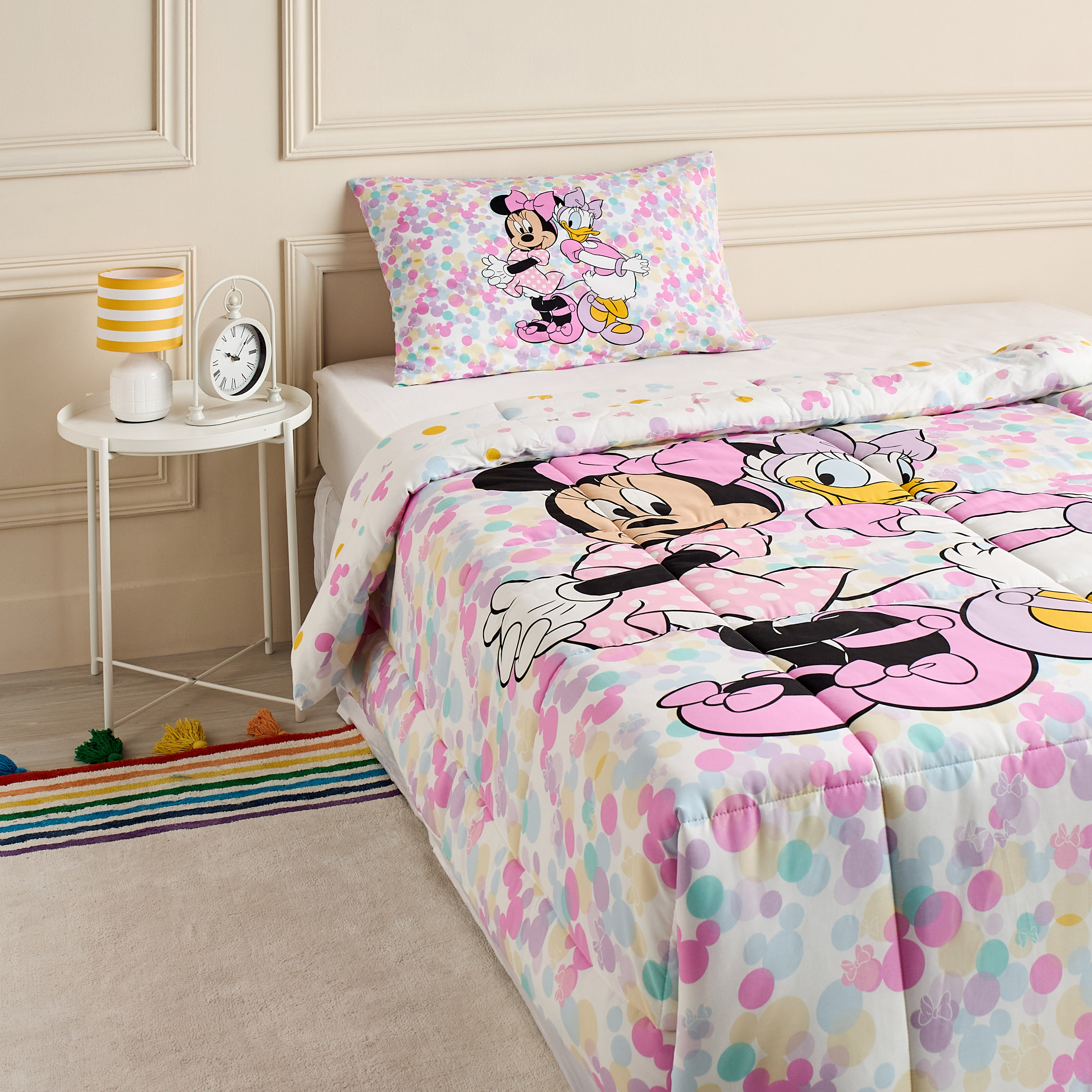 Shop Minnie Mouse and Daisy Duck Print 2 Piece Single Comforter Set 200x160 cm Online Max Oman