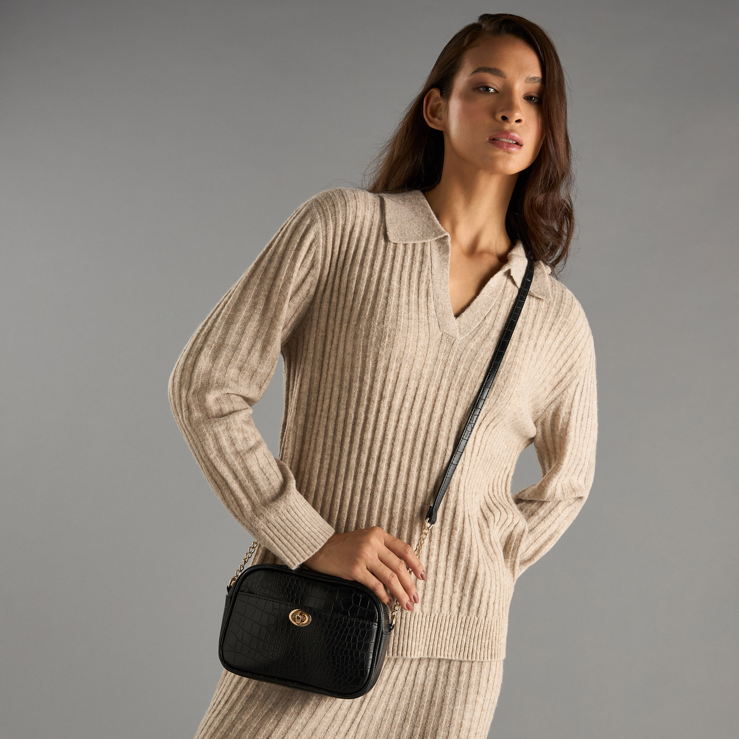 【TREEMINGBIRD】Maxi Stud Shoulder Bag★韓国商品 Chic Square: Wide Strap Fashion Shoulder Bag | Stylish