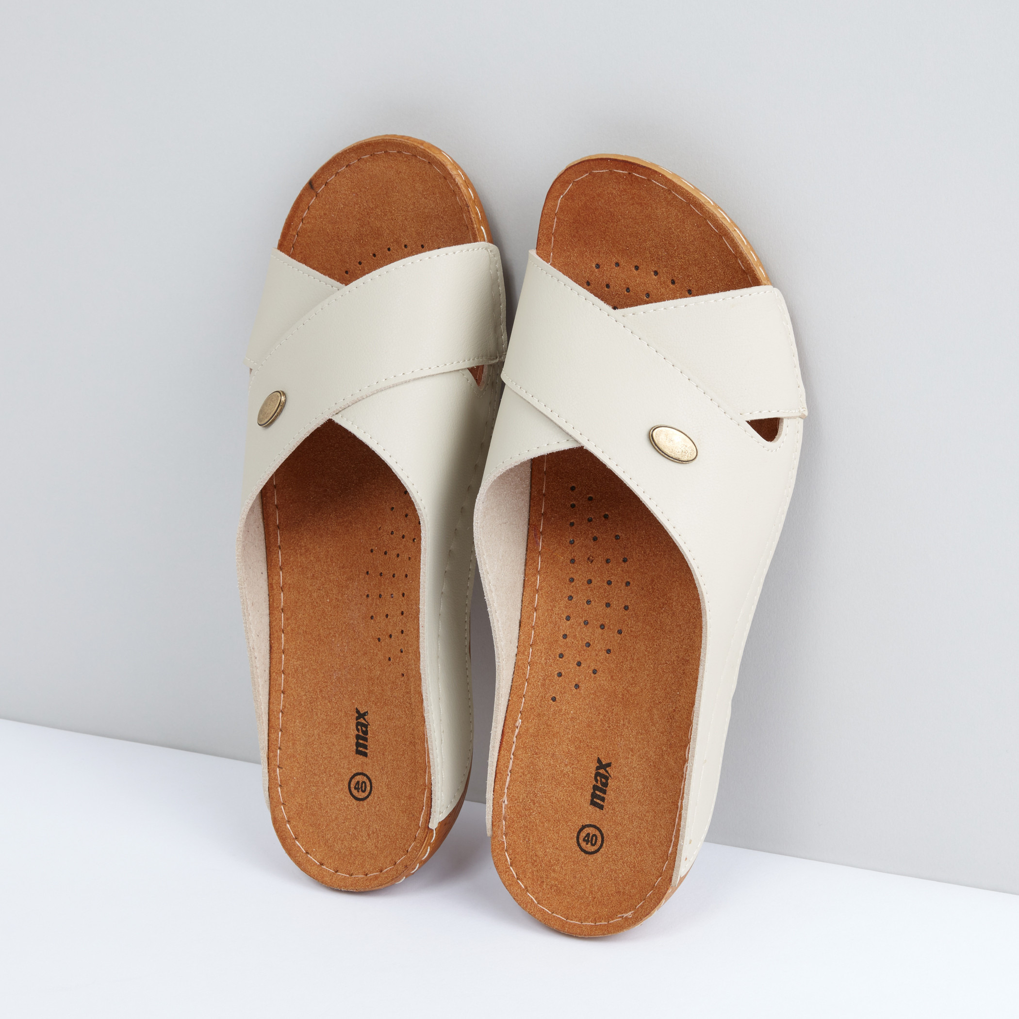 Shop Le Confort Textured Slip-On Arabic Sandals Online | Splash UAE
