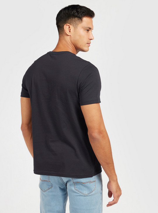 Solid Fade Resistant T-shirt with Crew Neck and Short Sleeves