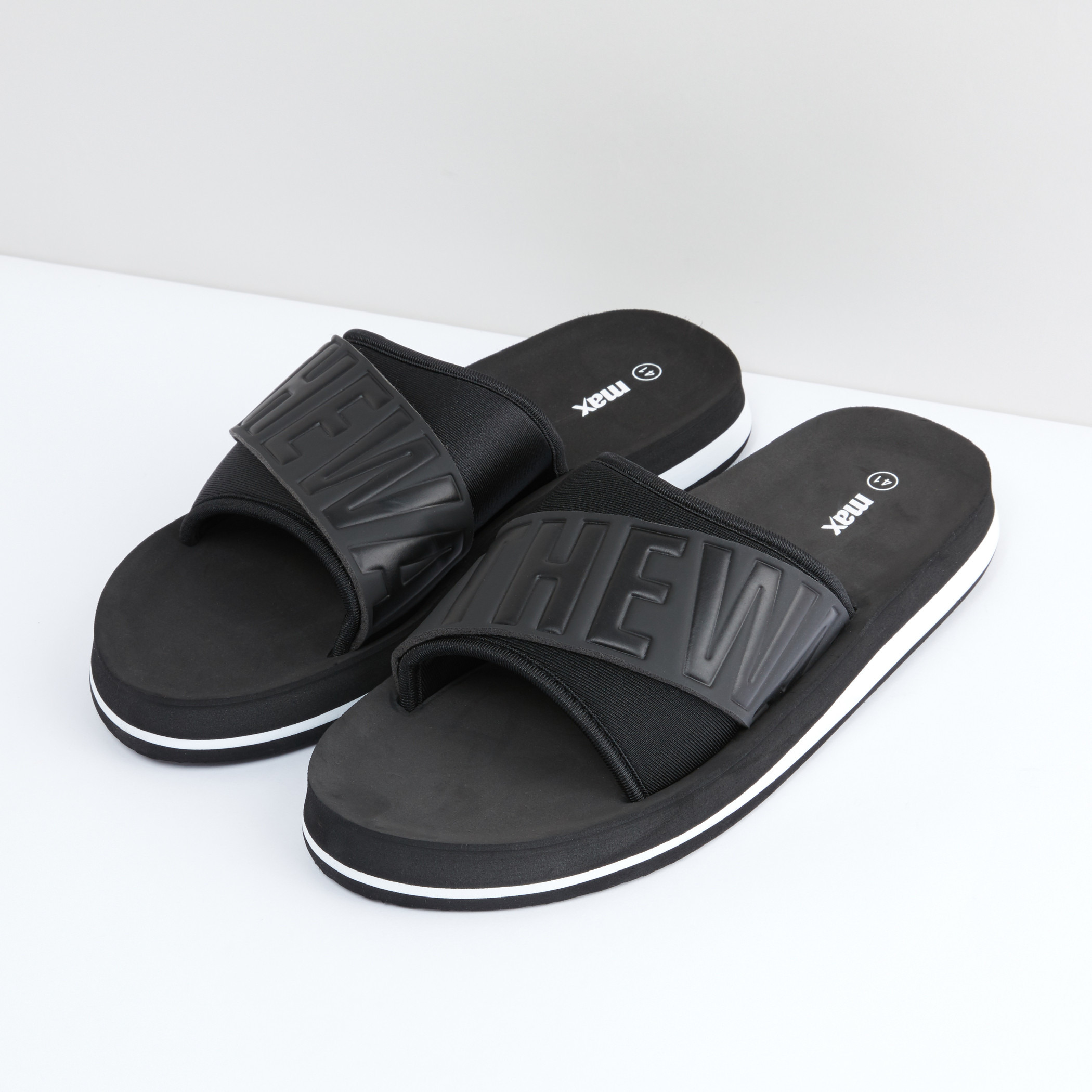 Max fashion 2025 flip flops