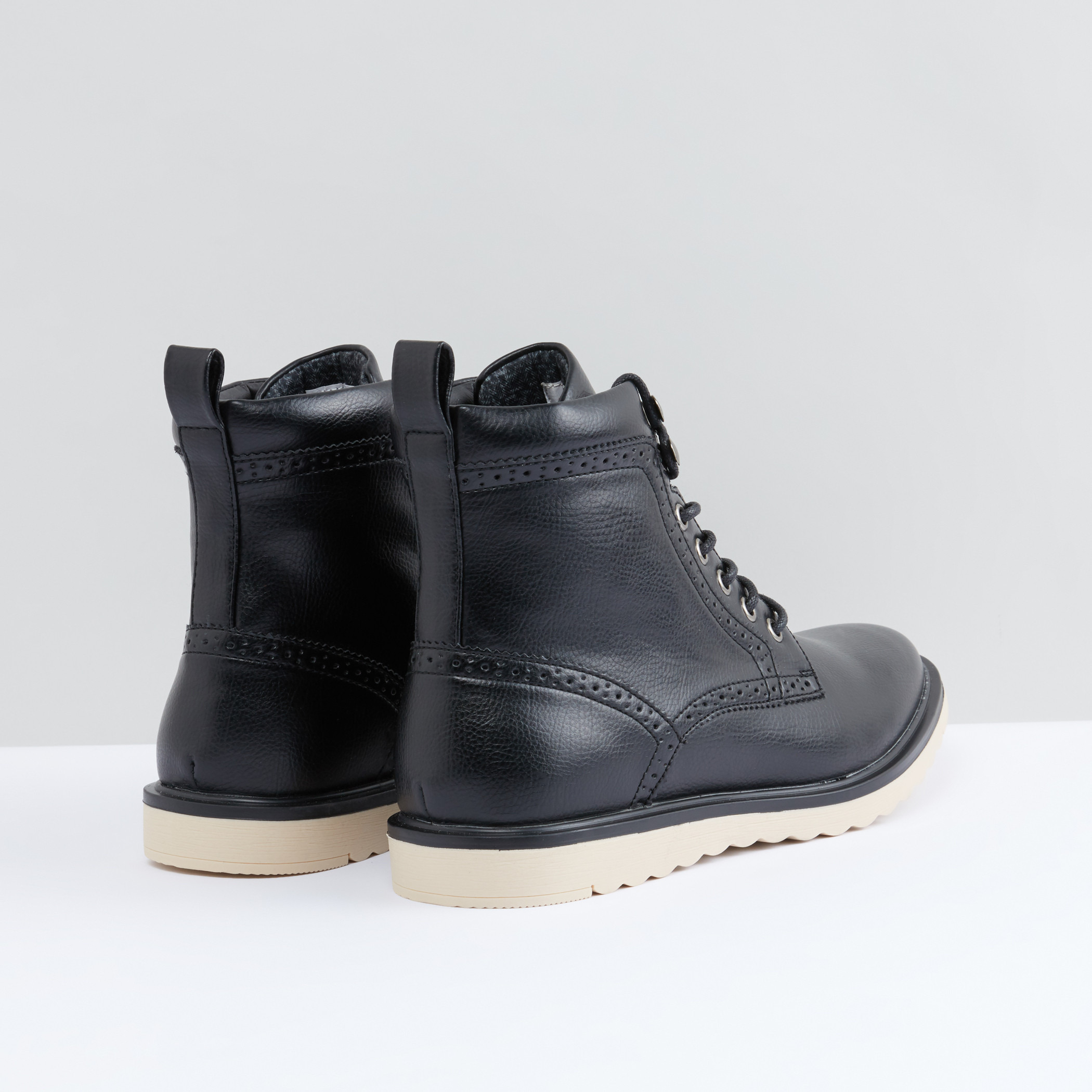 max boots online