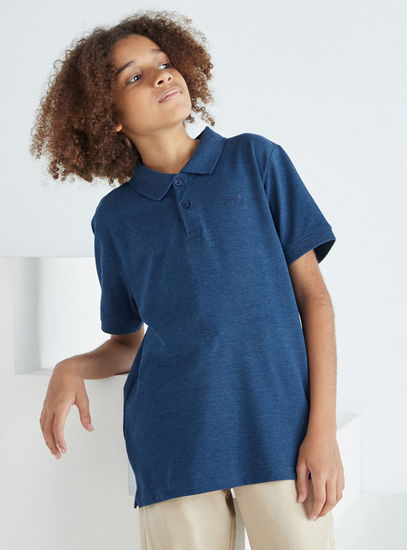Solid Anti-Pilling Polo T-shirt with Short Sleeves and Button Closure