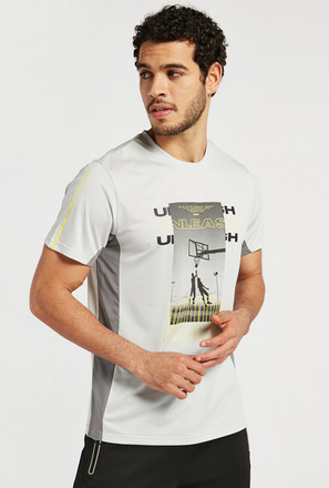 Graphic Print T-shirt with Crew Neck and Short Sleeves