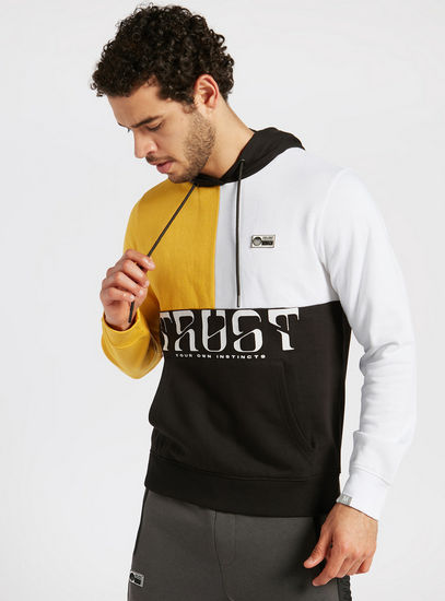 Colour Block Hooded Sweatshirt with Long Sleeves and Pockets