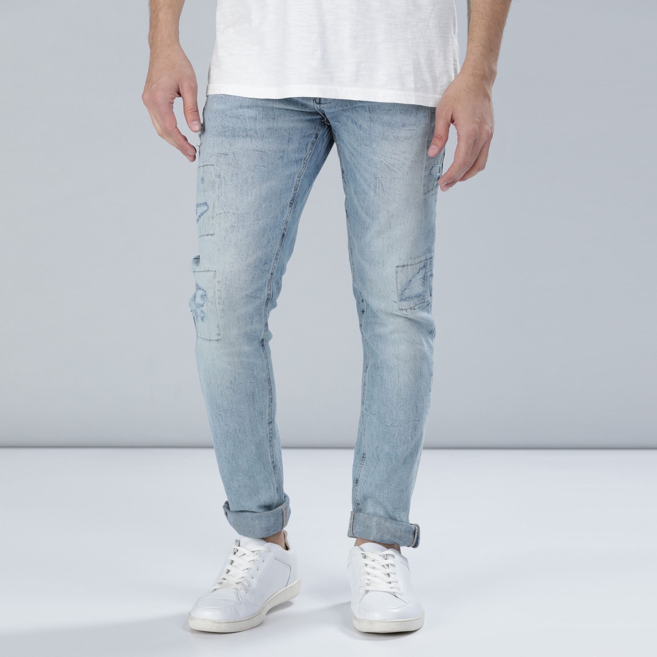 Distressed jeans hot sale online