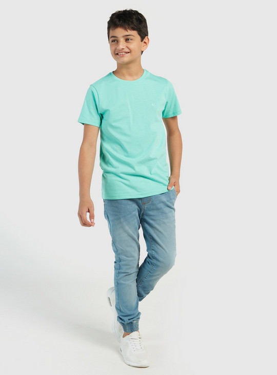 Solid Fade Resistant T-shirt with Round Neck and Short Sleeves