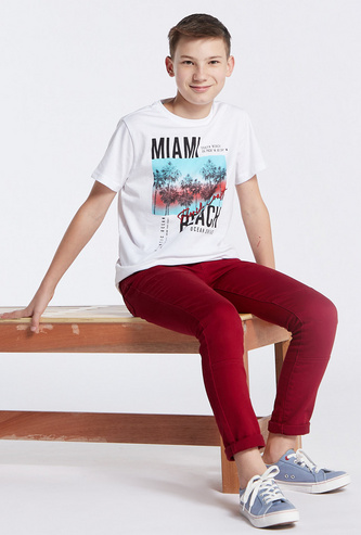 Graphic Print Round Neck T-shirt with Short Sleeves