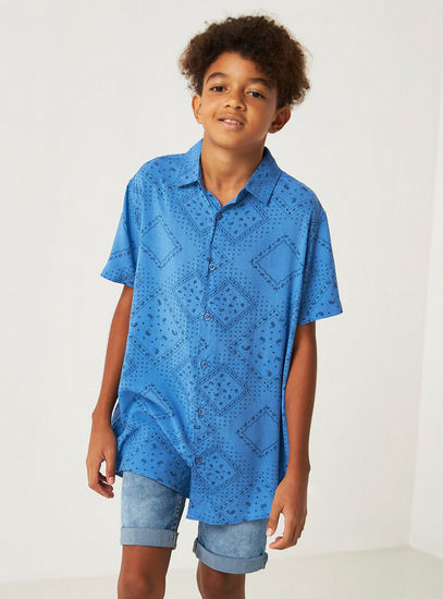 Printed Shirt with Short Sleeves and Button Closure