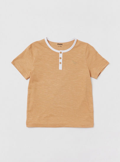 Solid T-shirt with Henley Neck and Short Sleeves-T-shirts-image-0