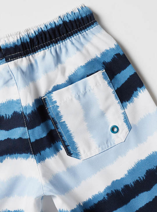 Printed Swim Shorts with Drawstring Closure and Pocket