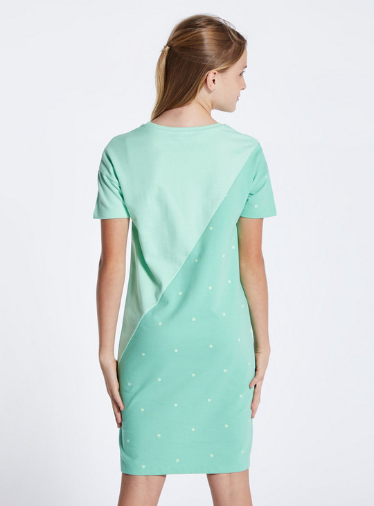 فستان قوالب ملونة بأكمام قصيرة وطبعات ميني ماوس