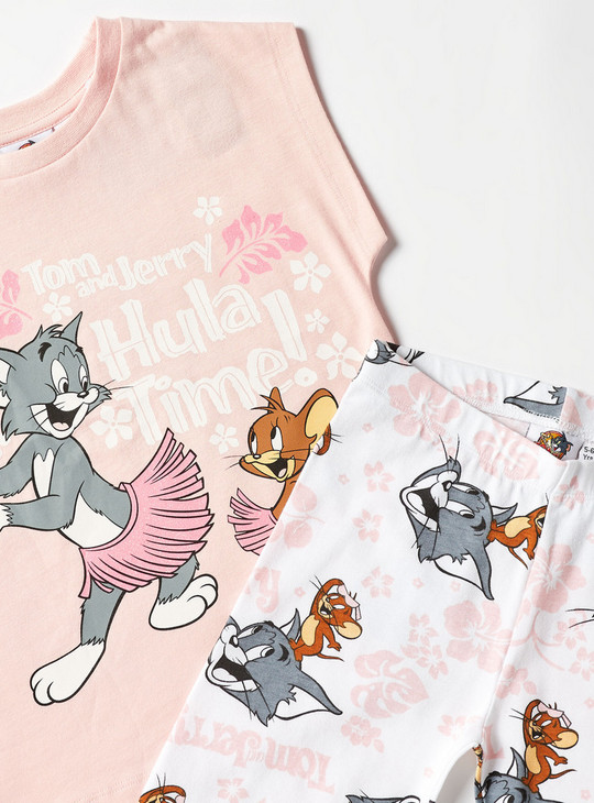 Tom and Jerry Print Round Neck T-shirt and Elasticised Cycle Pants