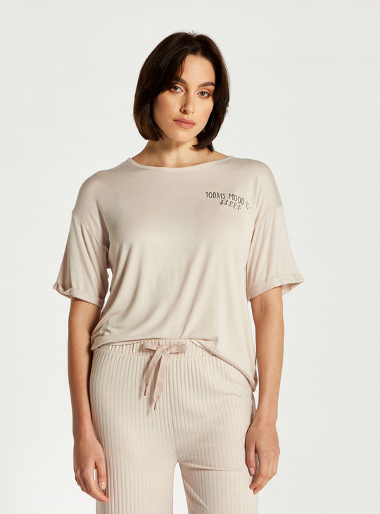 Printed Round Neck T-shirt and Cropped Pyjama Set