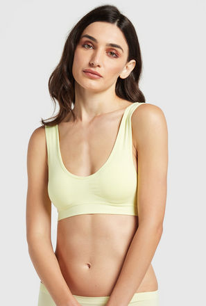 Solid Seamless Bra with Scoop Neck