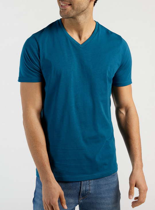 Solid Fade Resistant T-shirt with V-Neck and Short Sleeves