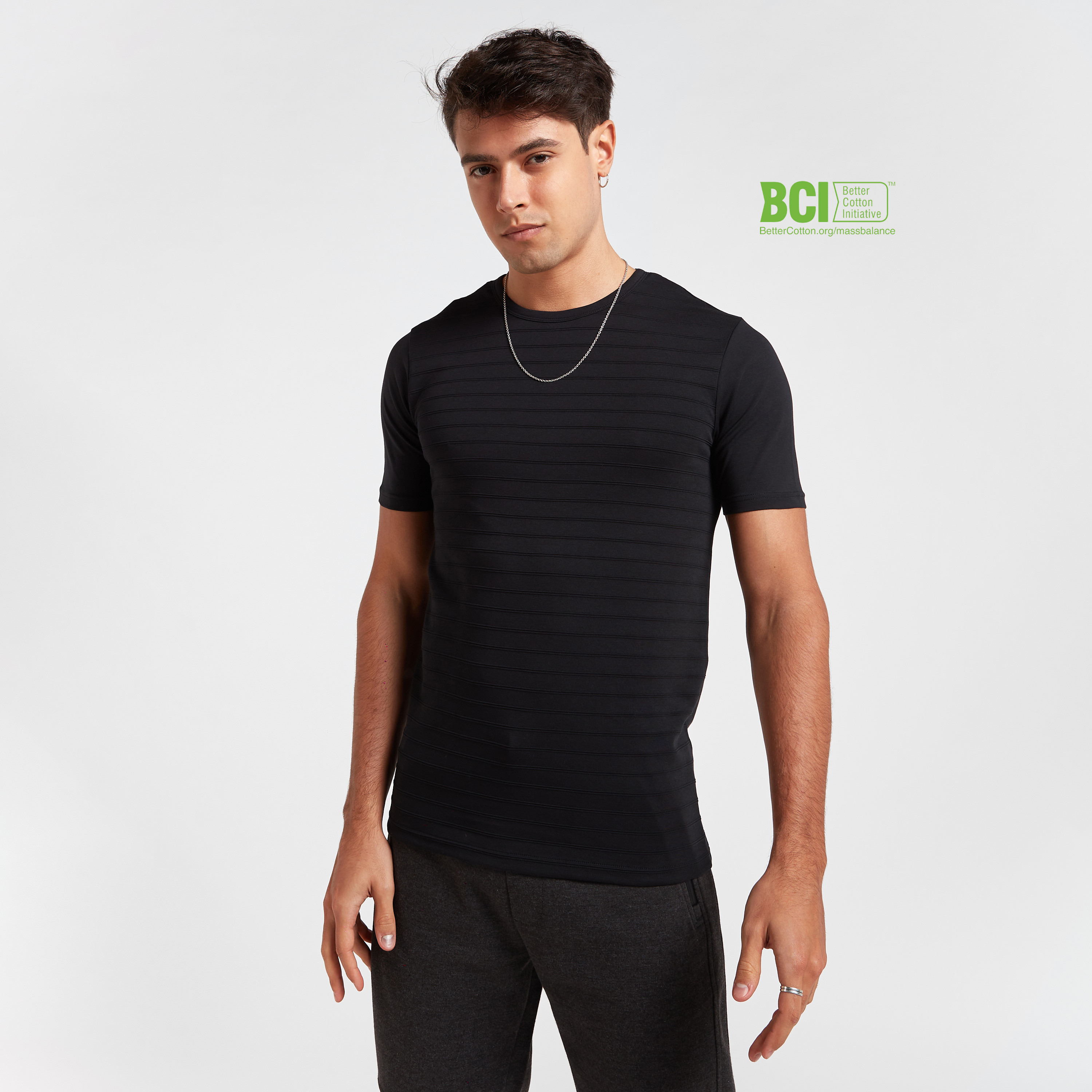 slim fit black t shirt