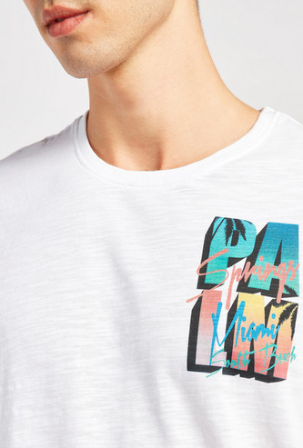 Graphic Print Round Neck T-shirt with Short Sleeves