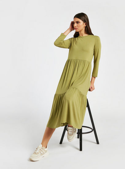 Solid Tiered Midi Dress with Round Neck and 3/4 Sleeves