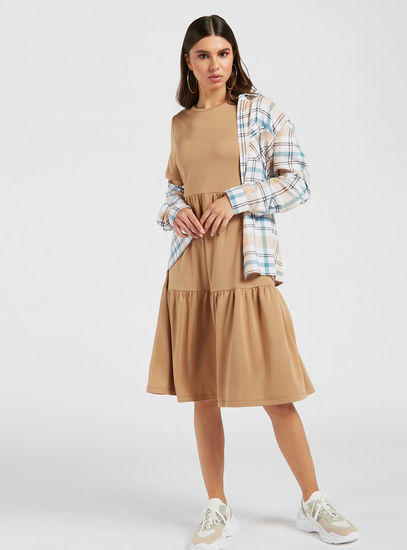 Solid Tiered Midi Dress with Round Neck and Short Sleeves