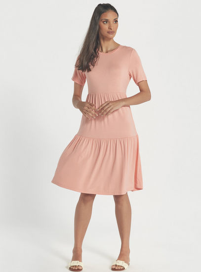 Solid Tiered Midi Dress with Short Sleeves and Round Neck