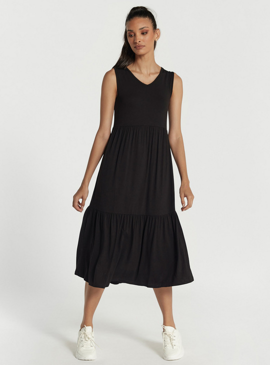Solid Sleeveless Midi Tiered Dress with V-neck