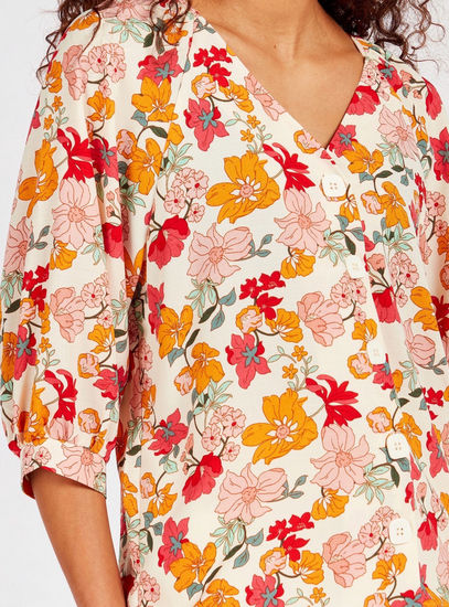 Floral Print V-neck Top with 3/4 Sleeves and Button Closure