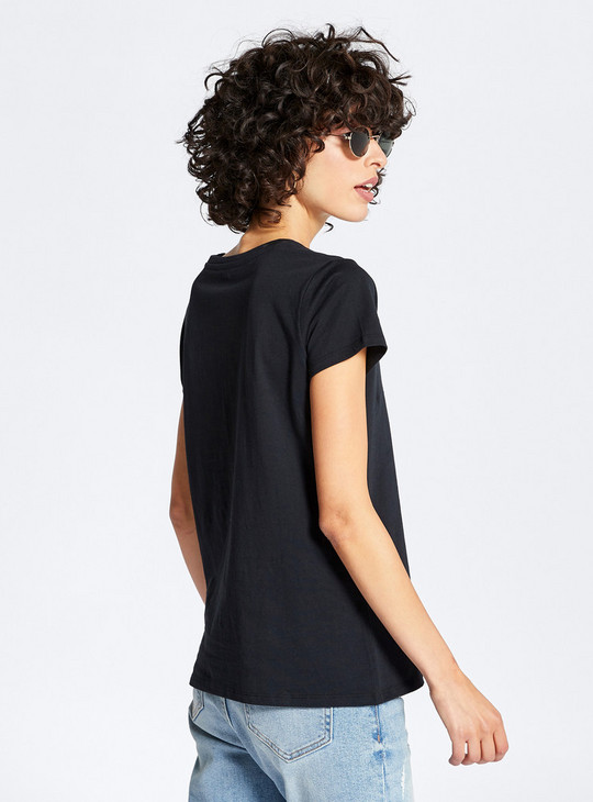 Embellished Round Neck T-shirt with Short Sleeves