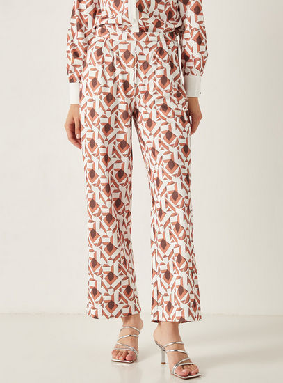 All Over Print Mid-Rise Pants with Zip Closure and Pockets
