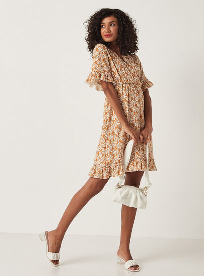 All Over Printed Dress with V-neck and Short Sleeves