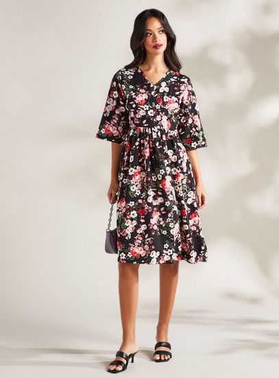 Floral Print Midi A-line Dress with V-neck and 3/4 Sleeves