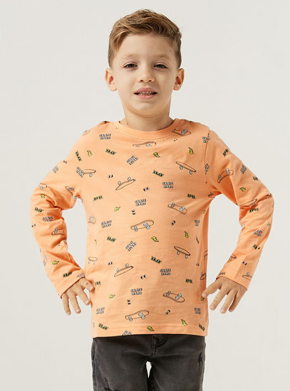 All-Over Skates Graphic Print T-shirt with Long Sleeves and Crew Neck
