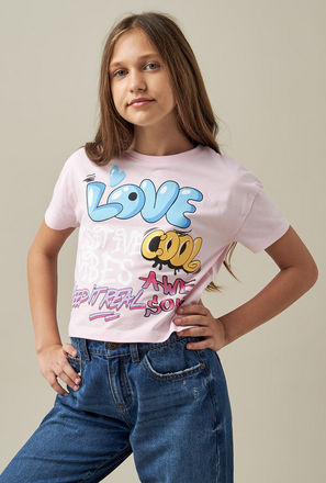 Graffiti Print Cropped T-shirt with Crew Neck and Short Sleeves