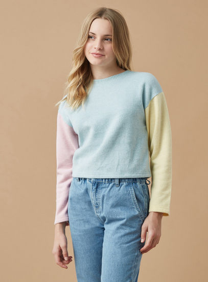 Textured Boxy Sweater with Round Neck and Long Sleeves