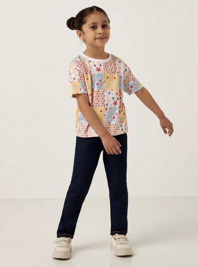 Floral Patch Printed T-shirt with Crew Neck and Short Sleeves
