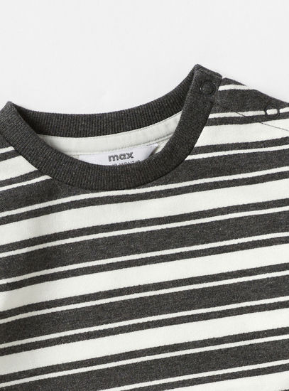 Striped Crew Neck Sweatshirt with Long Sleeves