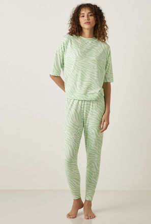 All-Over Print T-shirt and Pyjama Set
