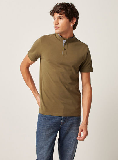 Solid Mandarin Neck Polo T-shirt with Short Sleeves and Button Closure