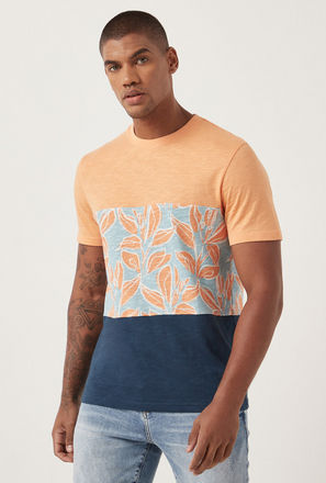 Panel Print Crew Neck T-shirt with Short Sleeves