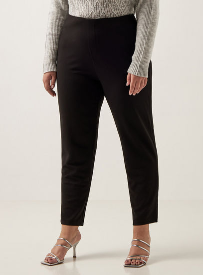 Solid Pant with Zip Closure and Pocket