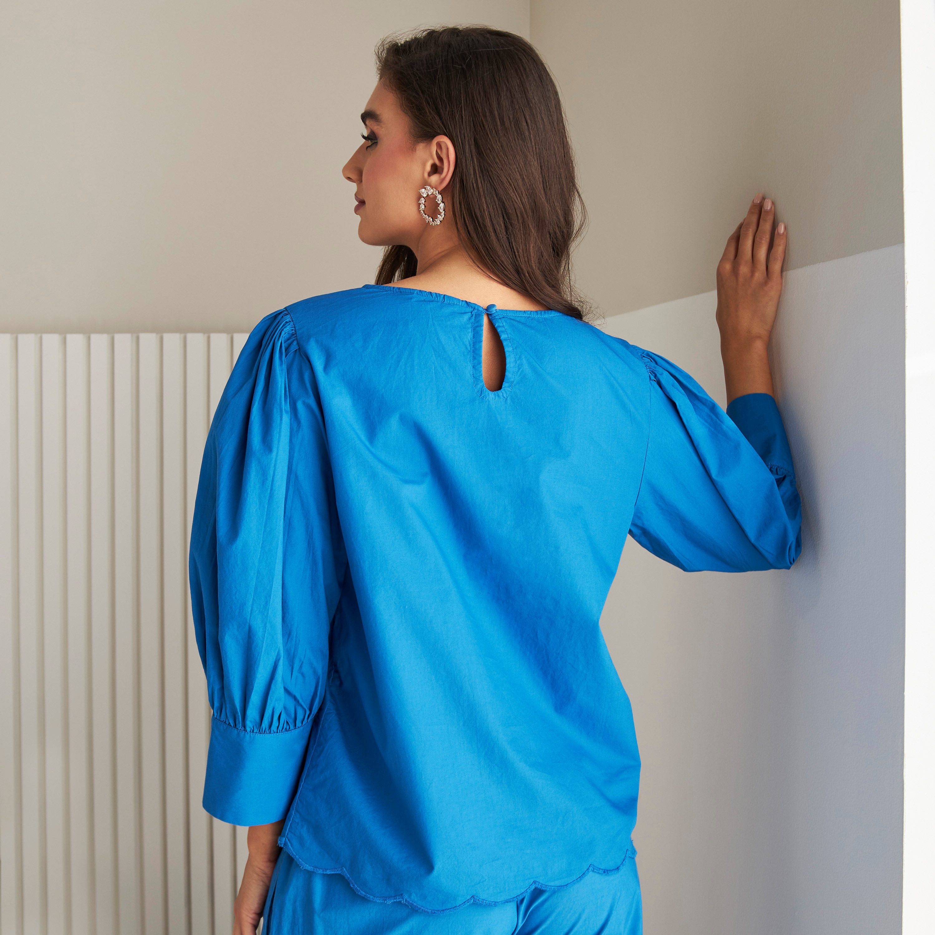 【美品】SCALLOPE EMBROIDERY OVERSIZE SHIRT UND SCALLOPE EMBROIDERY OVERSIZE SHIRT