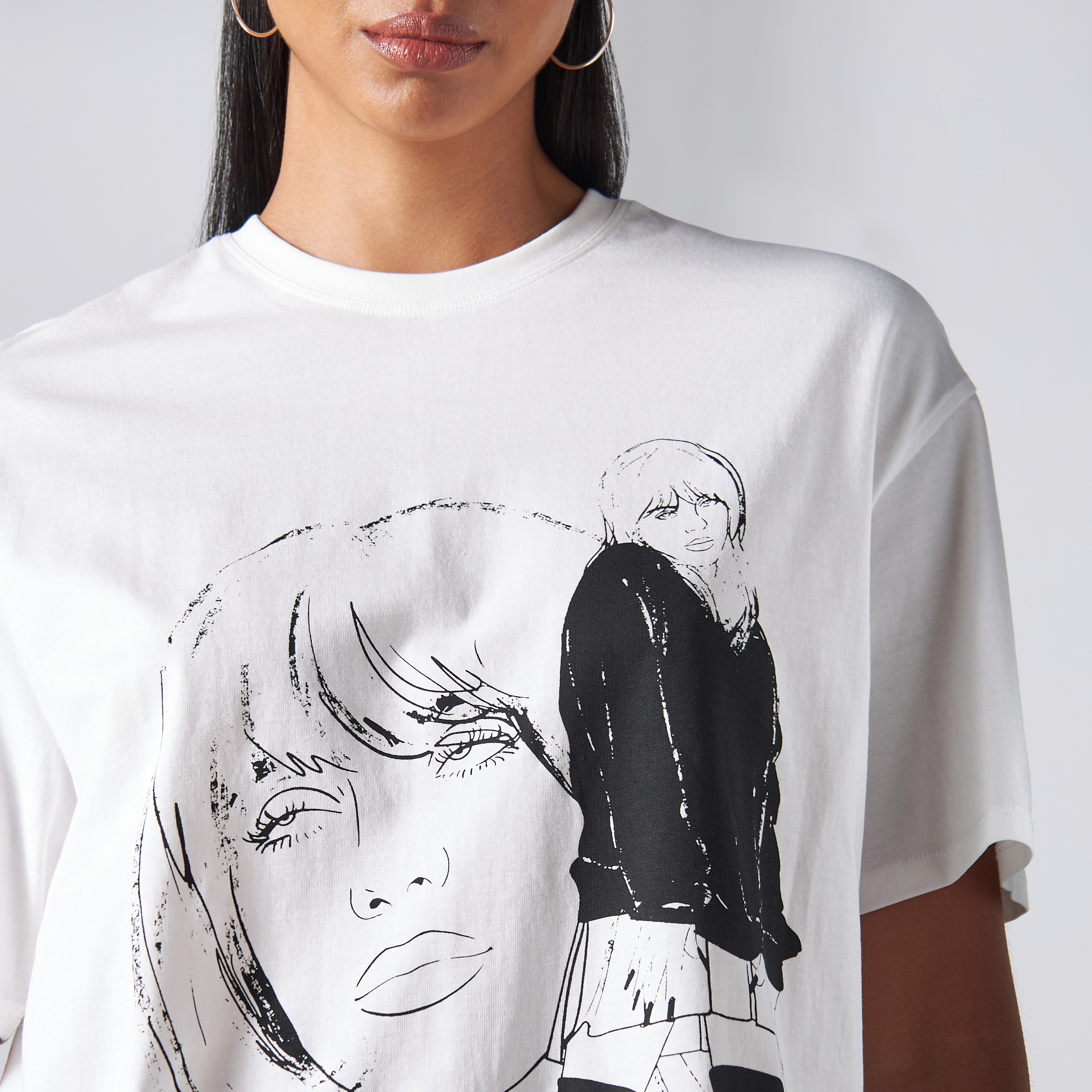 ミュージシャン BILLIE EILISH White Dateback tee XL Billie Eilish x Takashi Murakami Uniqlo White Graphic T