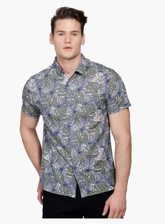 Shop Printed Short Sleeves Shirt in Regular Fit Online | Max UAE