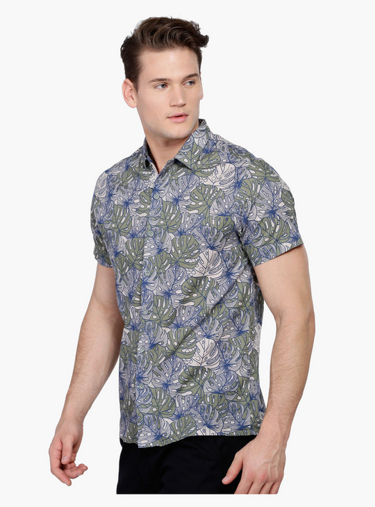 Shop Printed Short Sleeves Shirt in Regular Fit Online | Max UAE